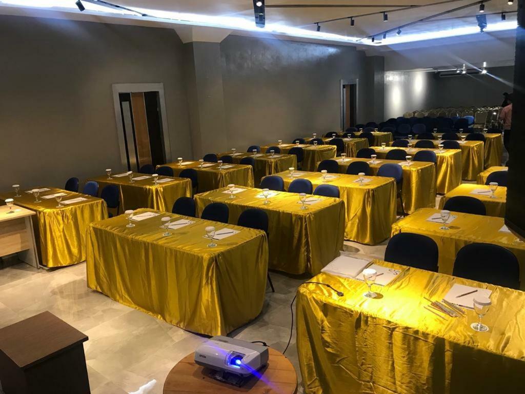Heavenly Land Family Hotel Palembang Eksteriør bilde